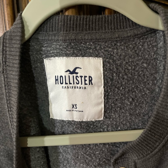 Hollister Charcoal Henley Top - Picture 3 of 3
